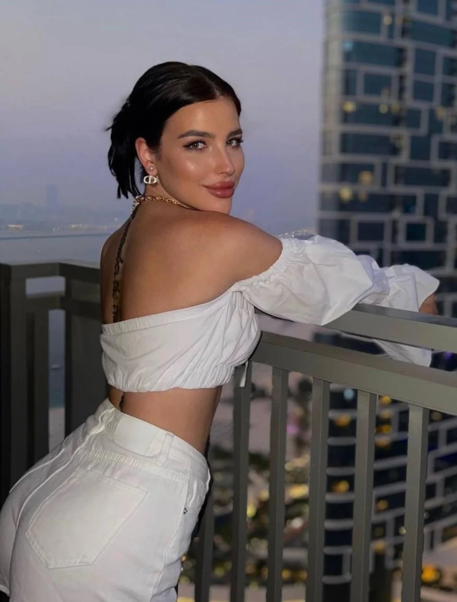 Arina escort in Moscow