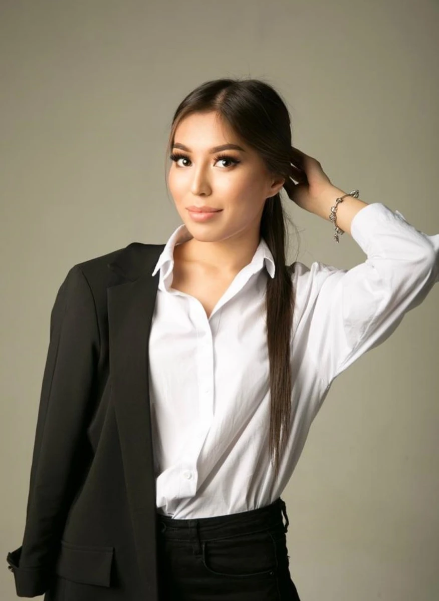 Aziza escort in Moscow