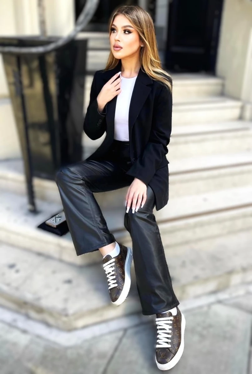 Celine escort in Moscow