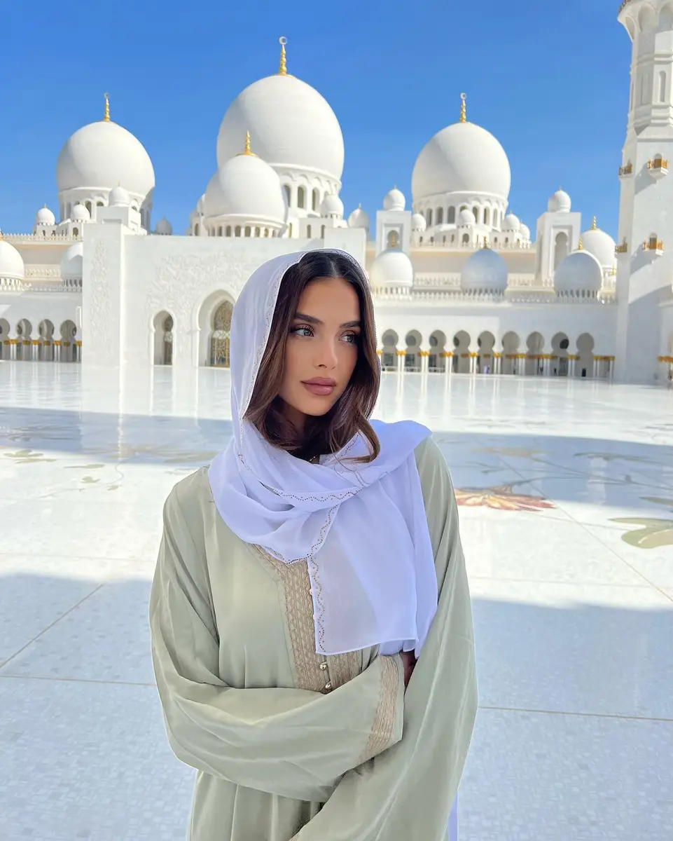Libby escort in Moscow