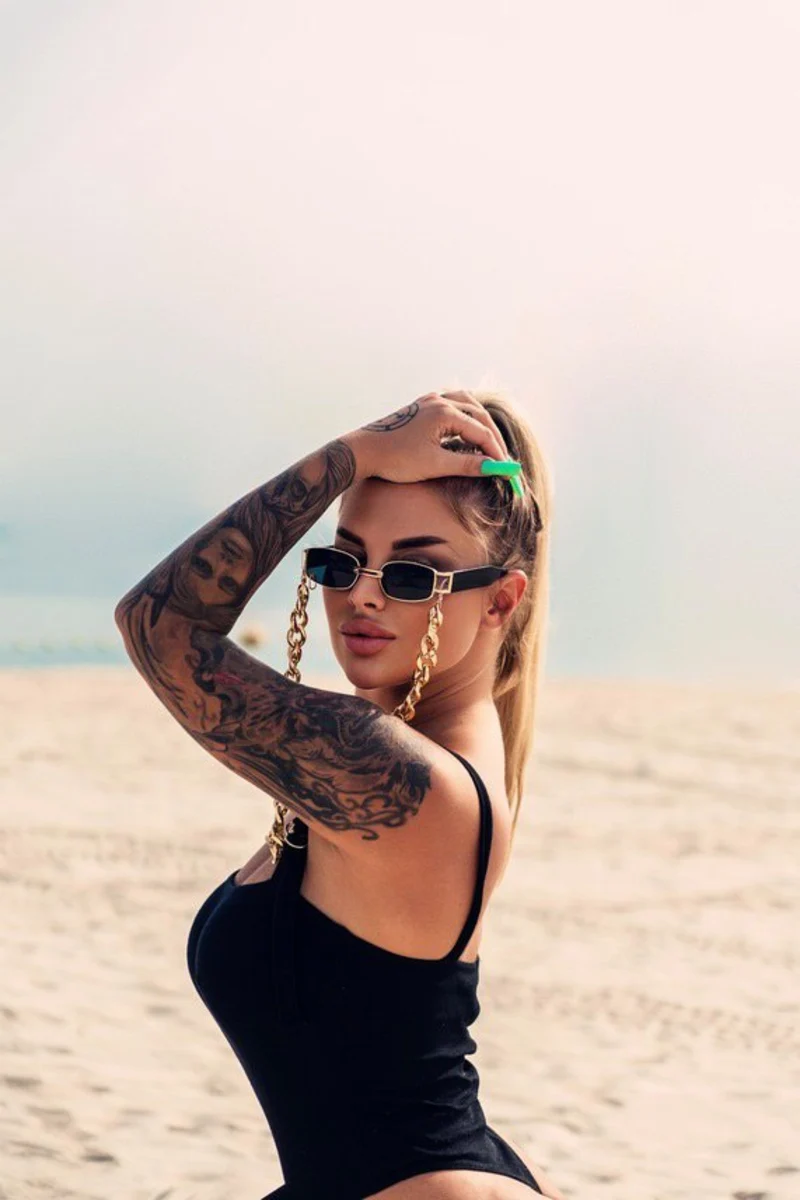 Mila escort in Moscow