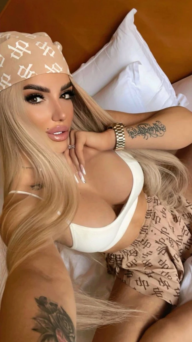 Nika escort in Moscow