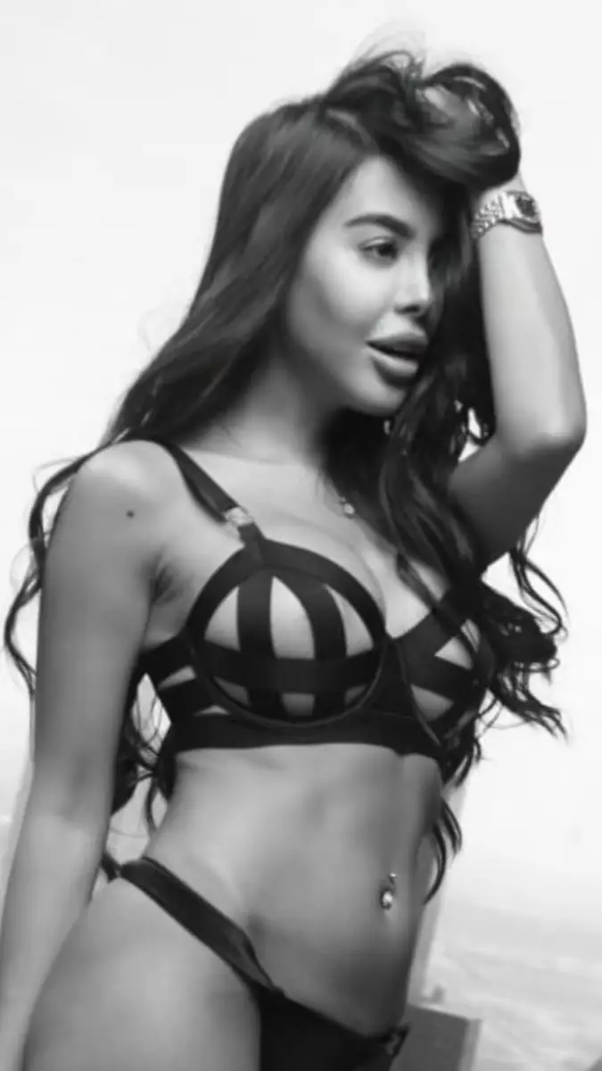 Nina escort in Moscow