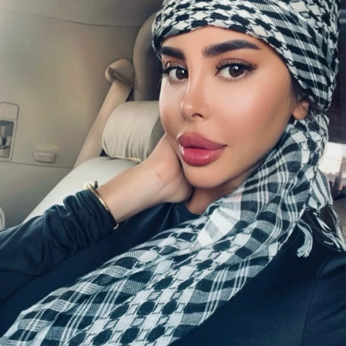 Nina escort in Moscow