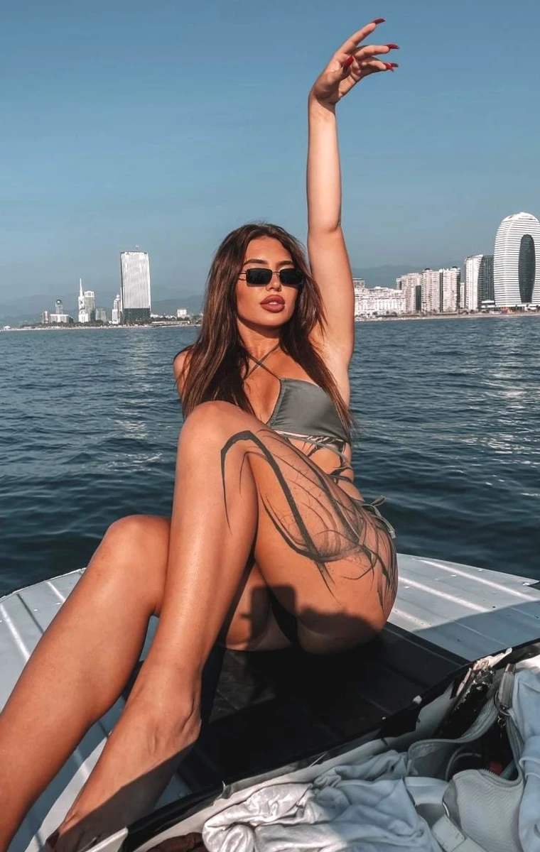 Ro escort in Moscow