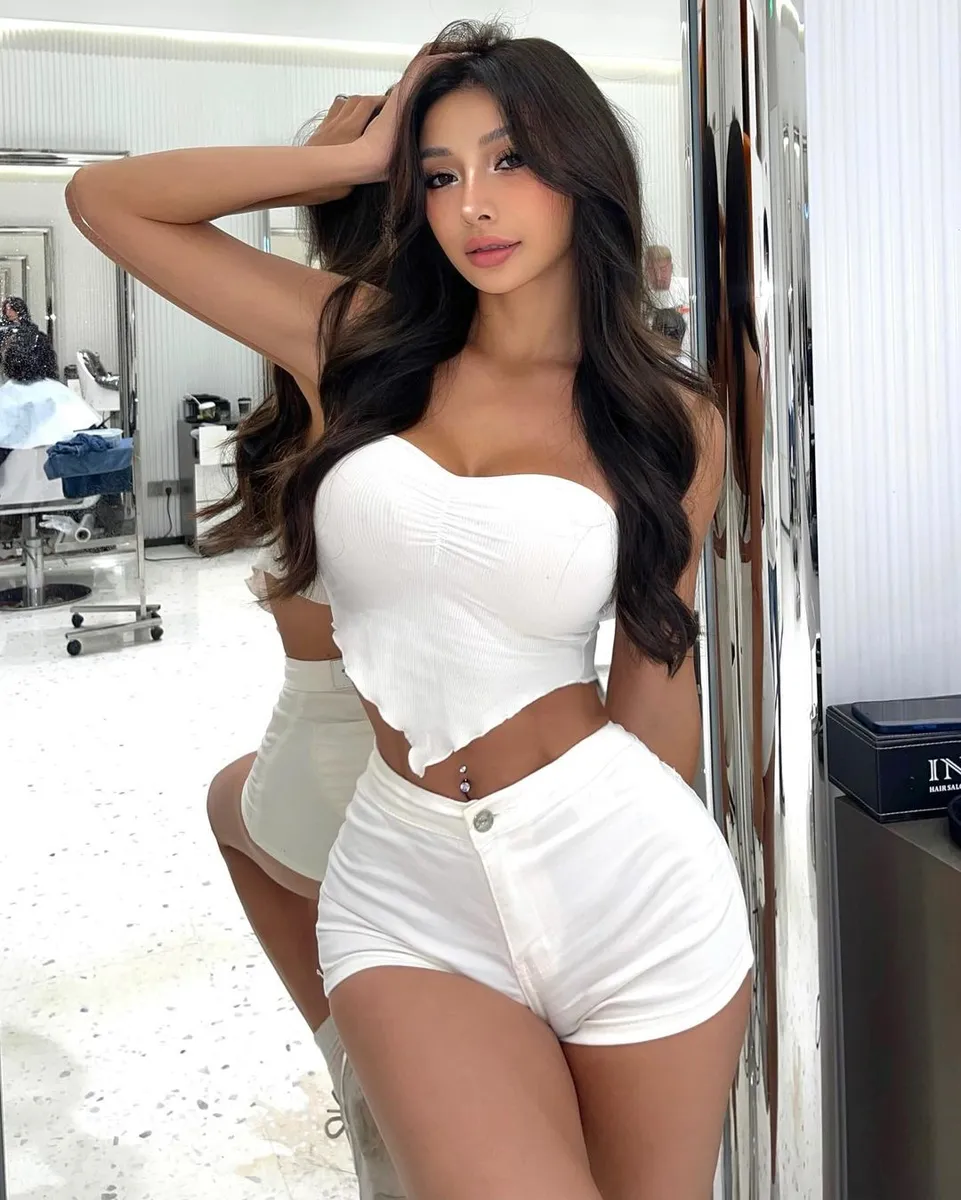 Zinnia escort in Dubai